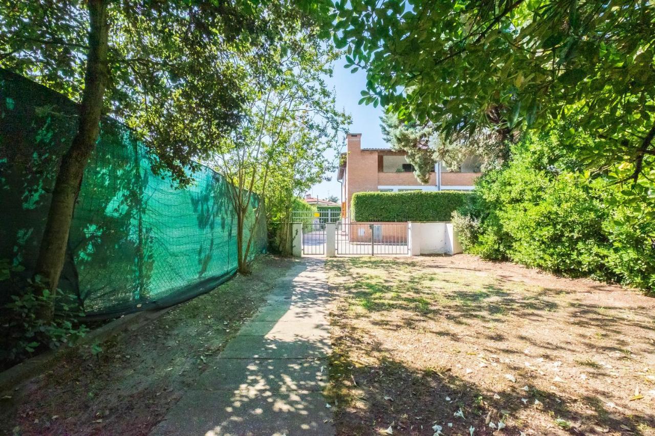 Agenzia Vear - Osti 100 Lido delle Nazioni Exterior foto